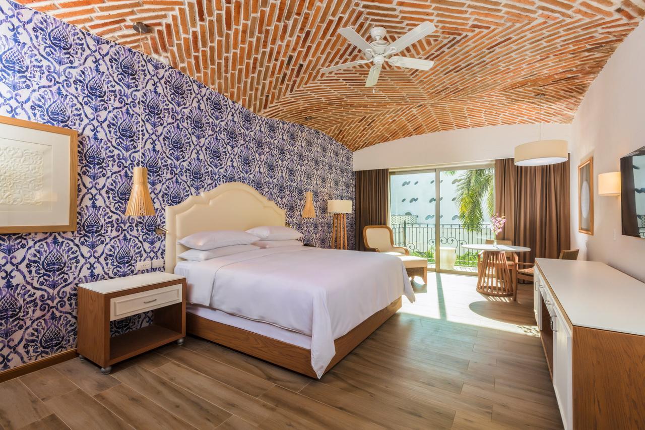 Krystal Grand Puerto Vallarta
